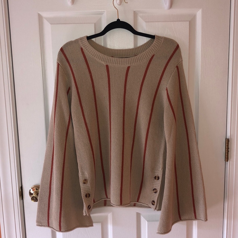 Cute comfy bell sleeve sweater!